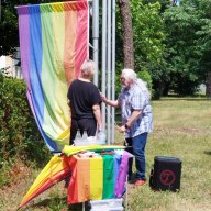 26.06.2023 | Regenbogenflaggenhissung und Ausstellungseröffnung am LASV