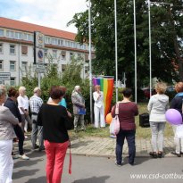 03.07.2017 | Regenbogenflaggenhissung und Ausstellungseröffnung, LASV Cottbus