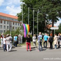 03.07.2017 | Regenbogenflaggenhissung und Ausstellungseröffnung, LASV Cottbus